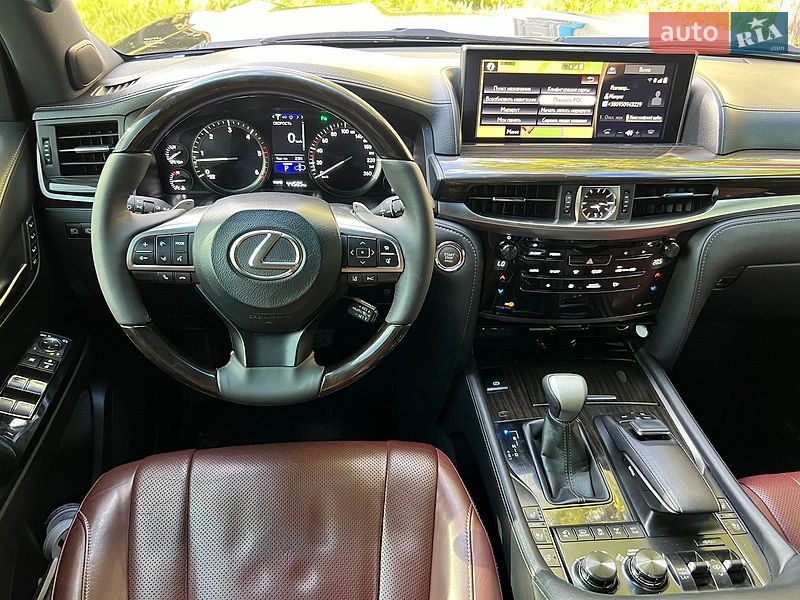 Позашляховик / Кросовер Lexus LX 2016 в Дніпрі