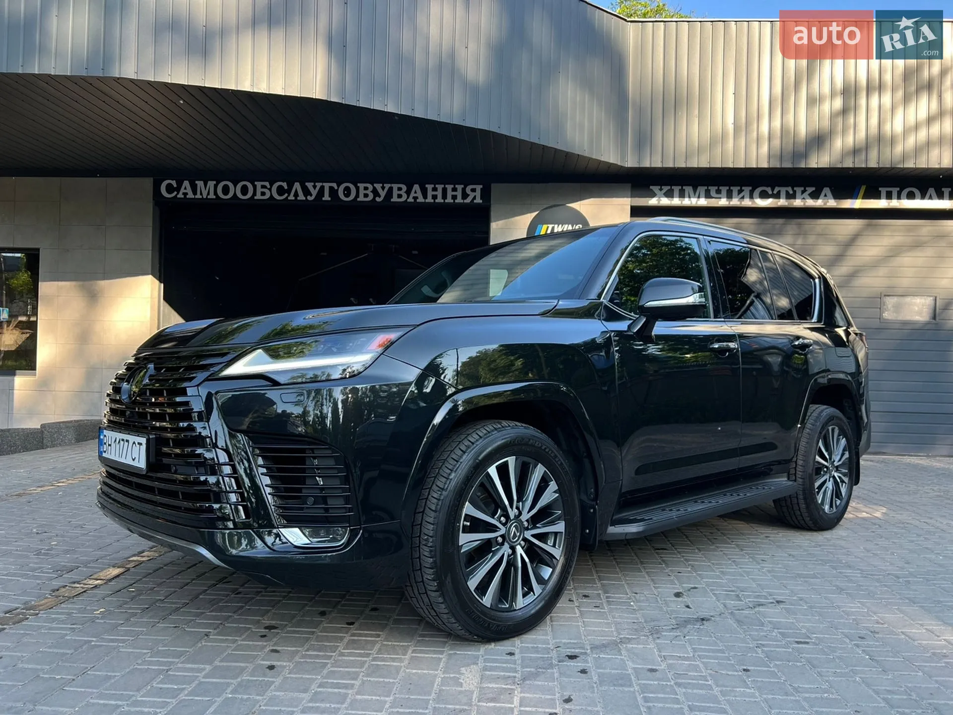 2023 Lexus LX - мініатюра 16