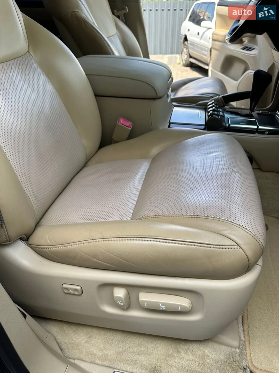 2010 Lexus LX - мініатюра 31
