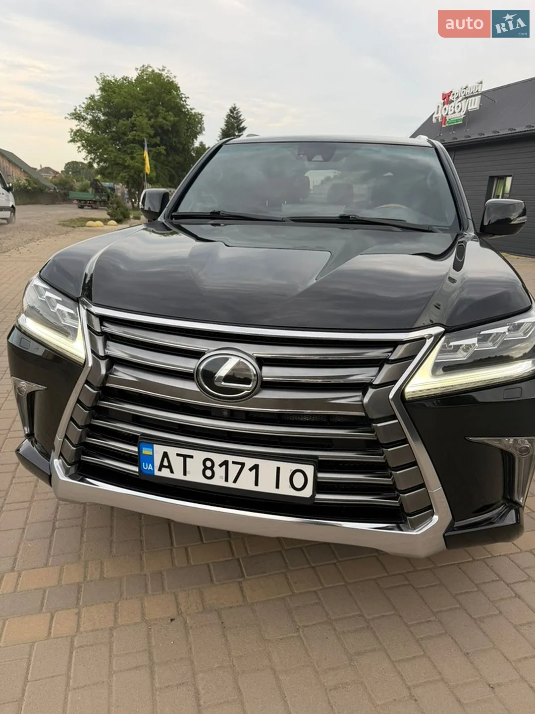 2017 Lexus LX - мініатюра 3