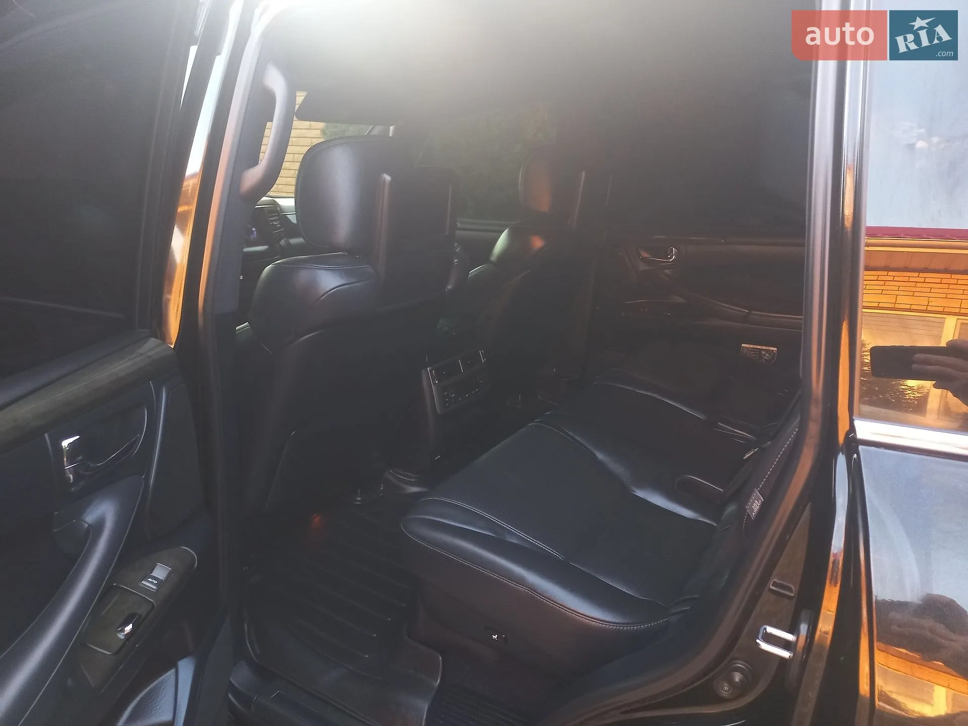 2015 Lexus LX - мініатюра 8