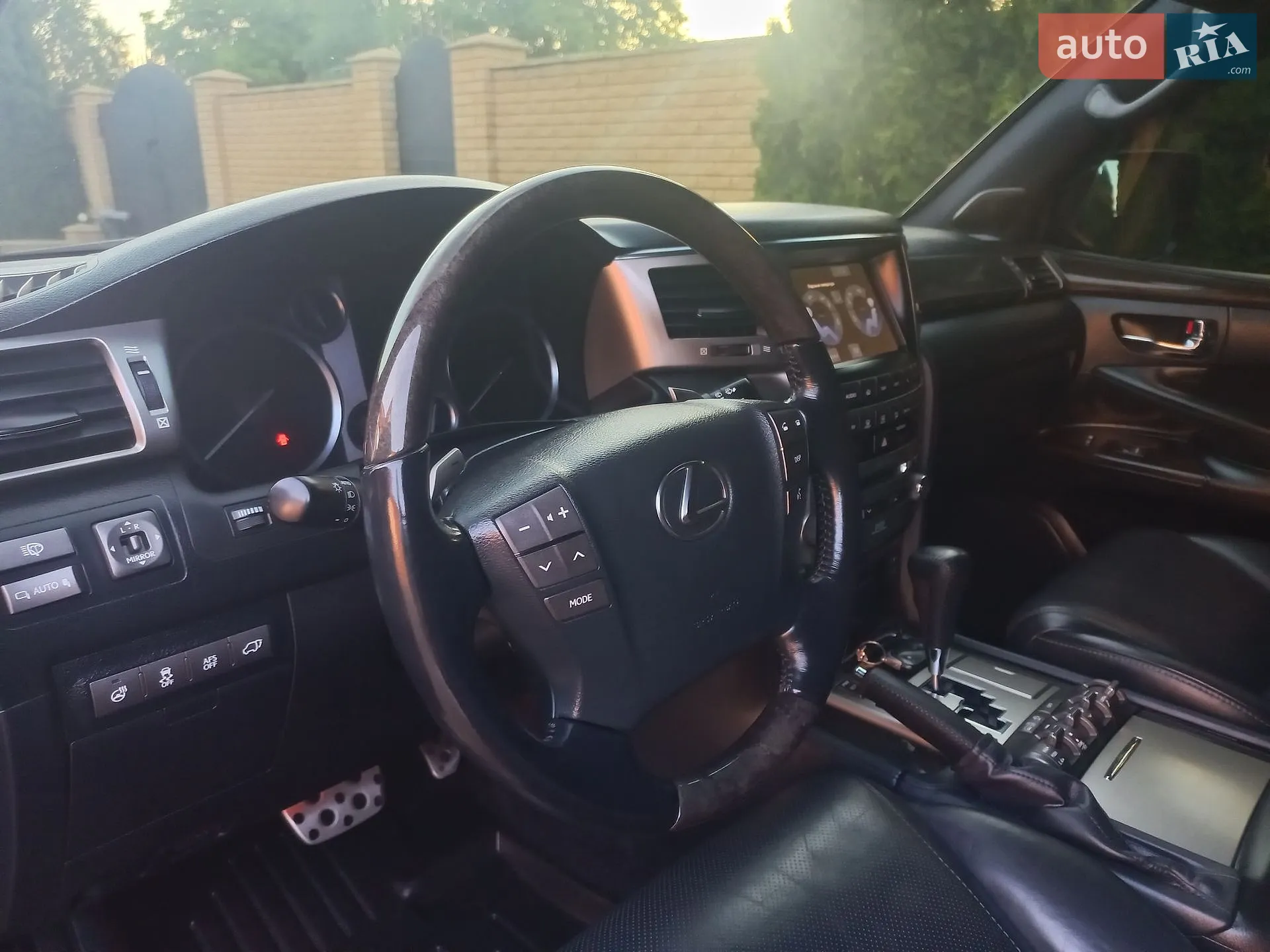 2015 Lexus LX - мініатюра 13
