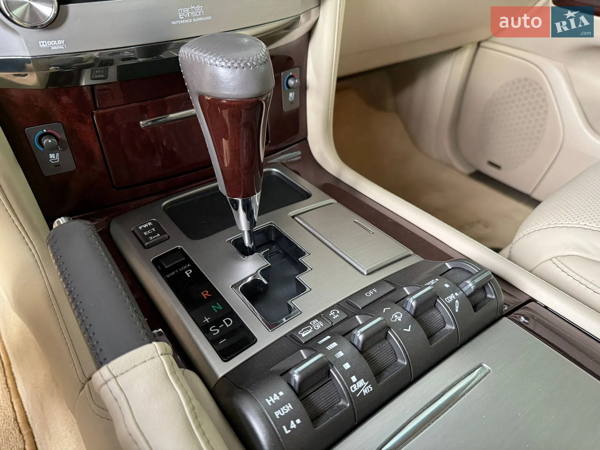 2015 Lexus LX - мініатюра 11