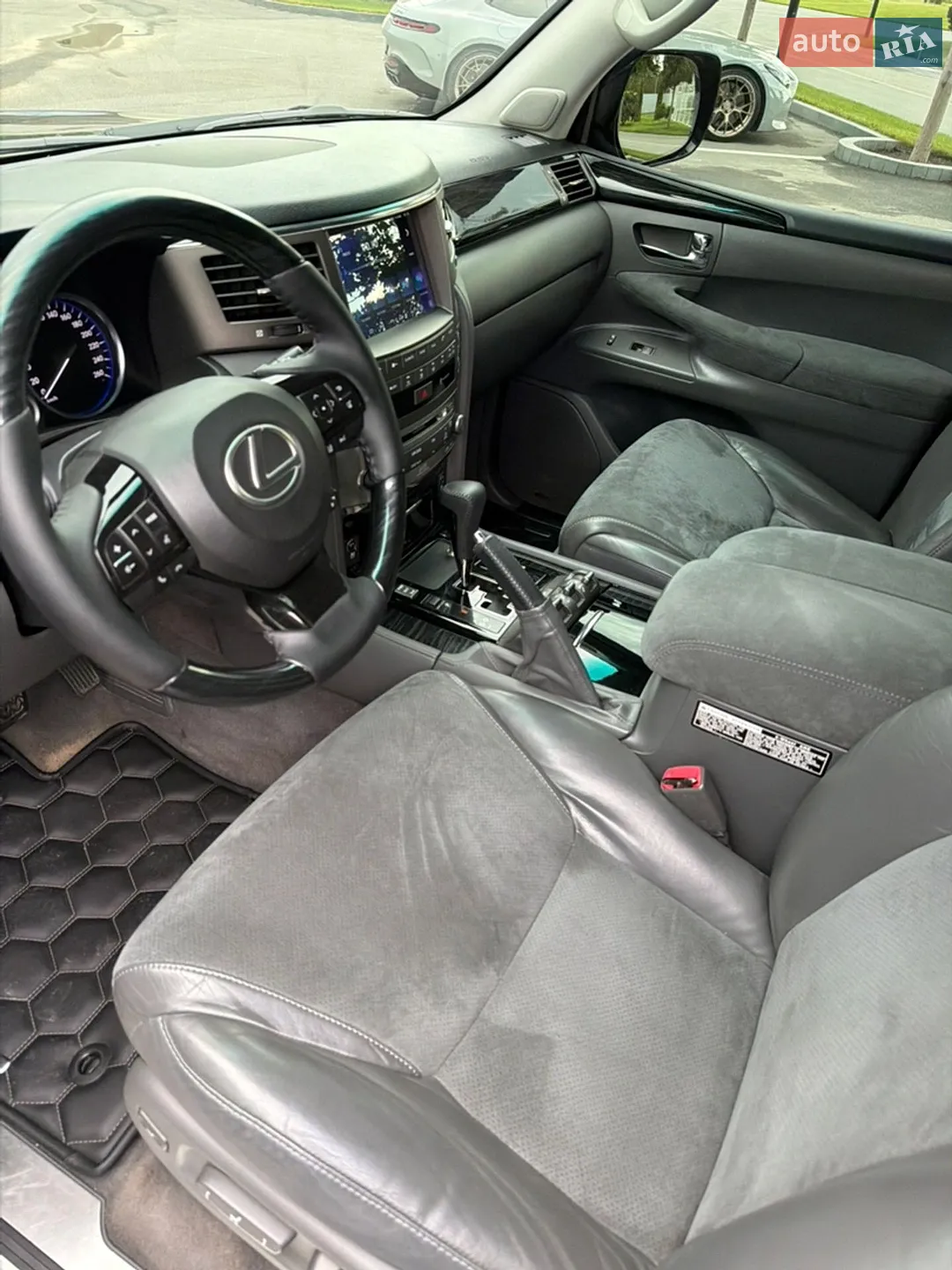 2010 Lexus LX - мініатюра 27
