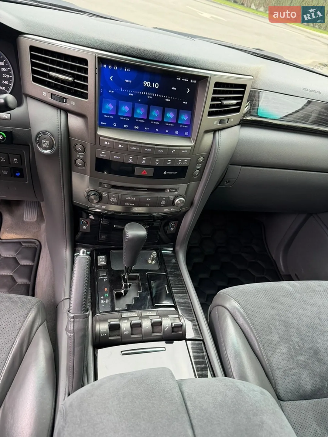 2010 Lexus LX - мініатюра 28