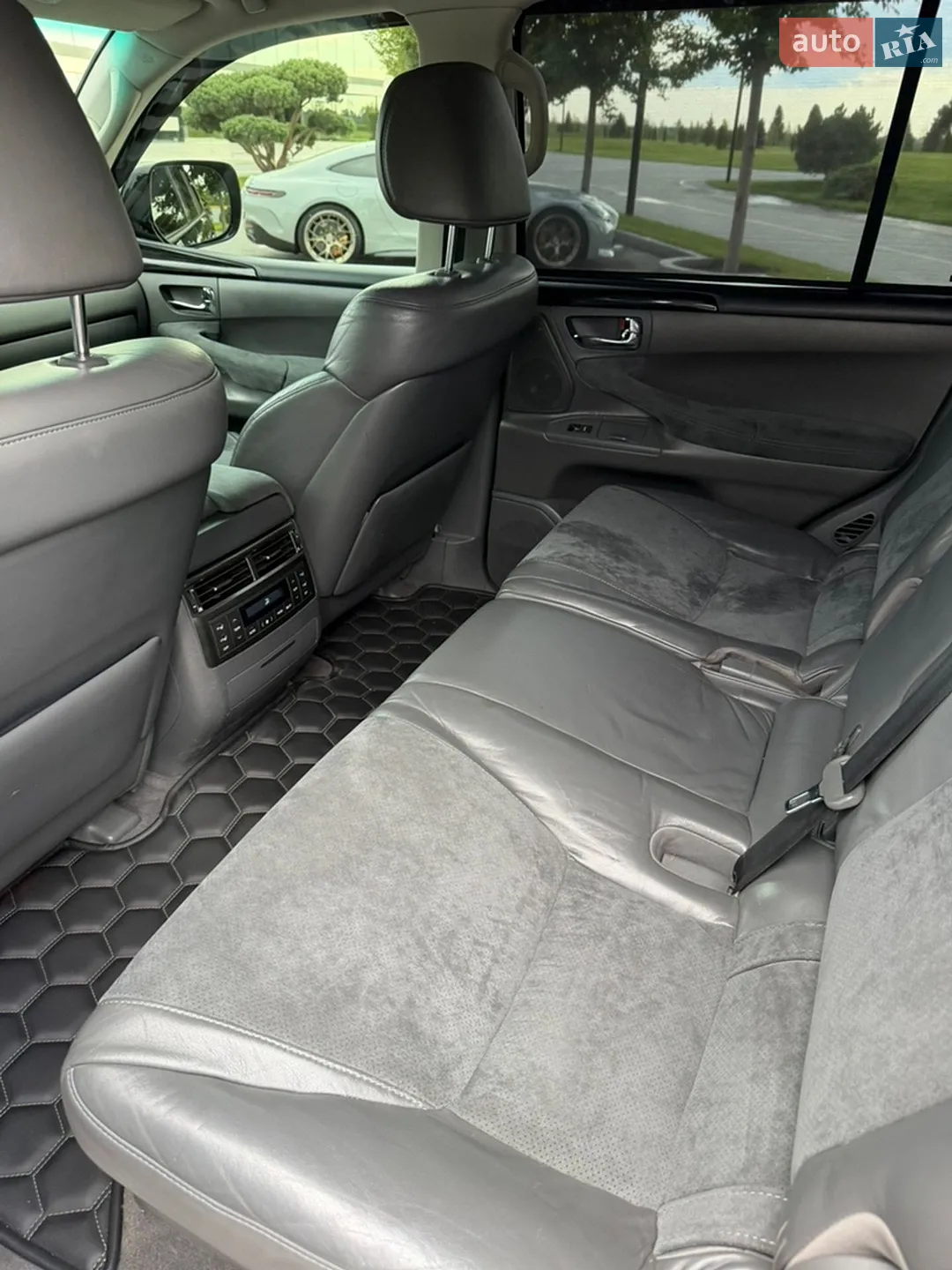 2010 Lexus LX - мініатюра 32