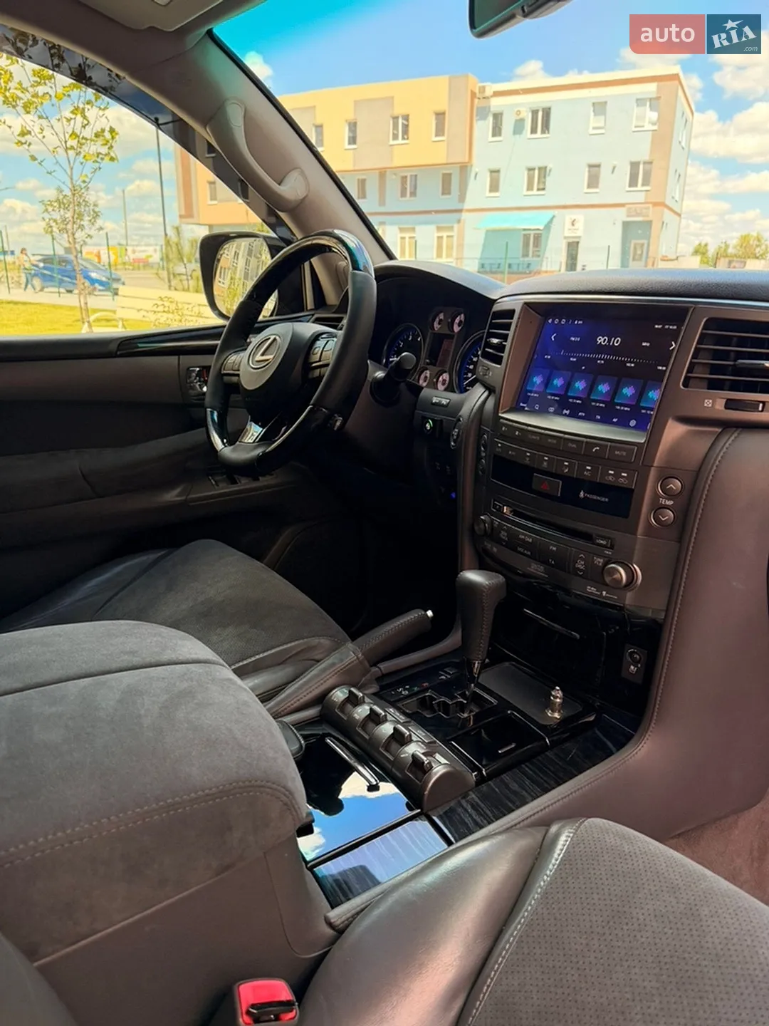 2010 Lexus LX - мініатюра 21