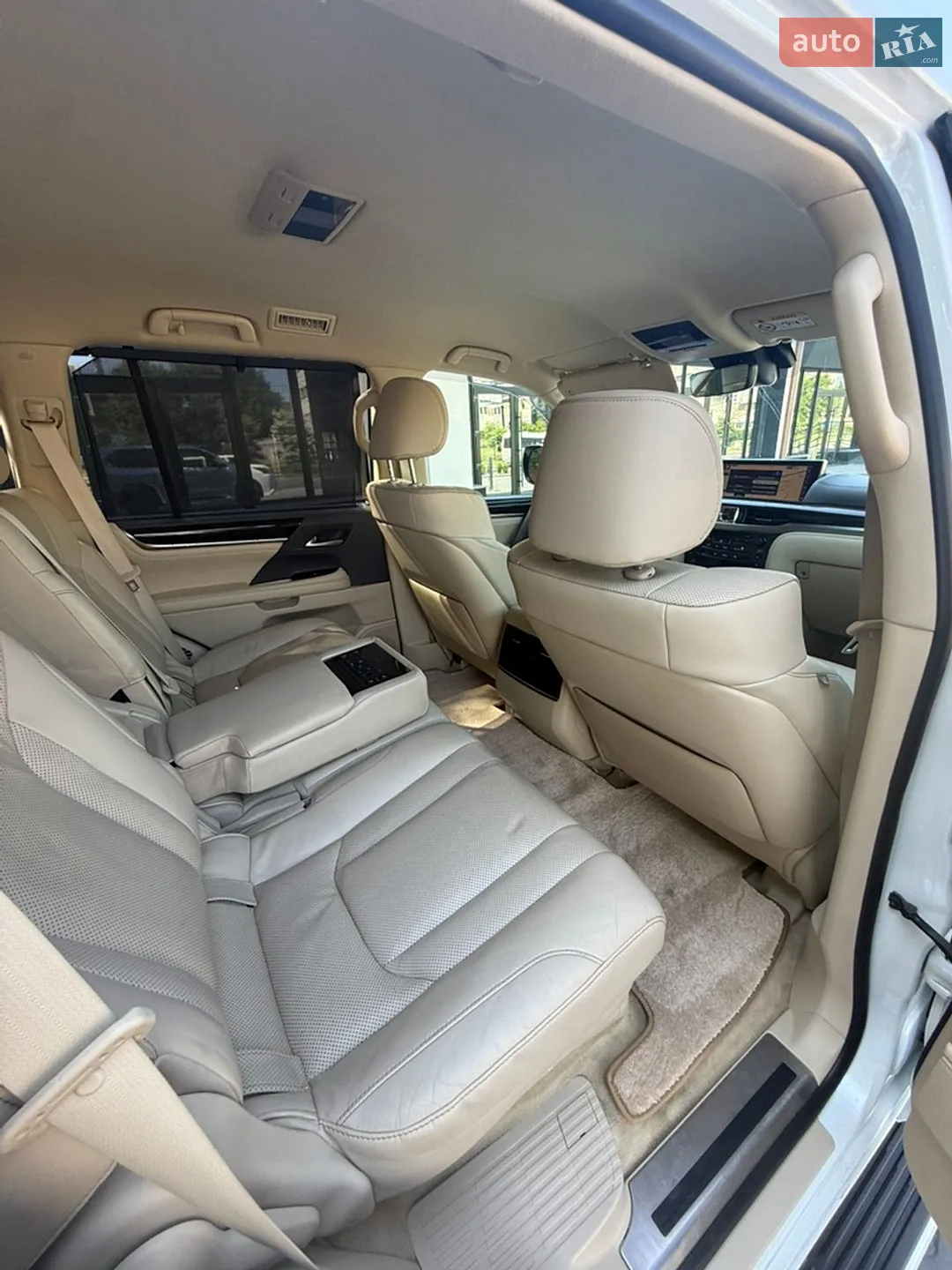 2016 Lexus LX - мініатюра 16