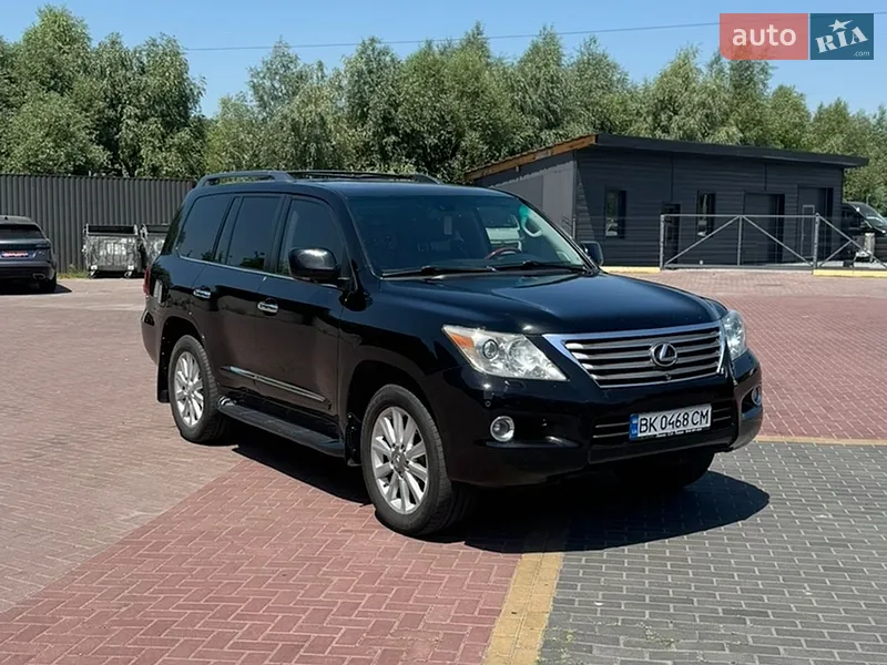 Lexus LX