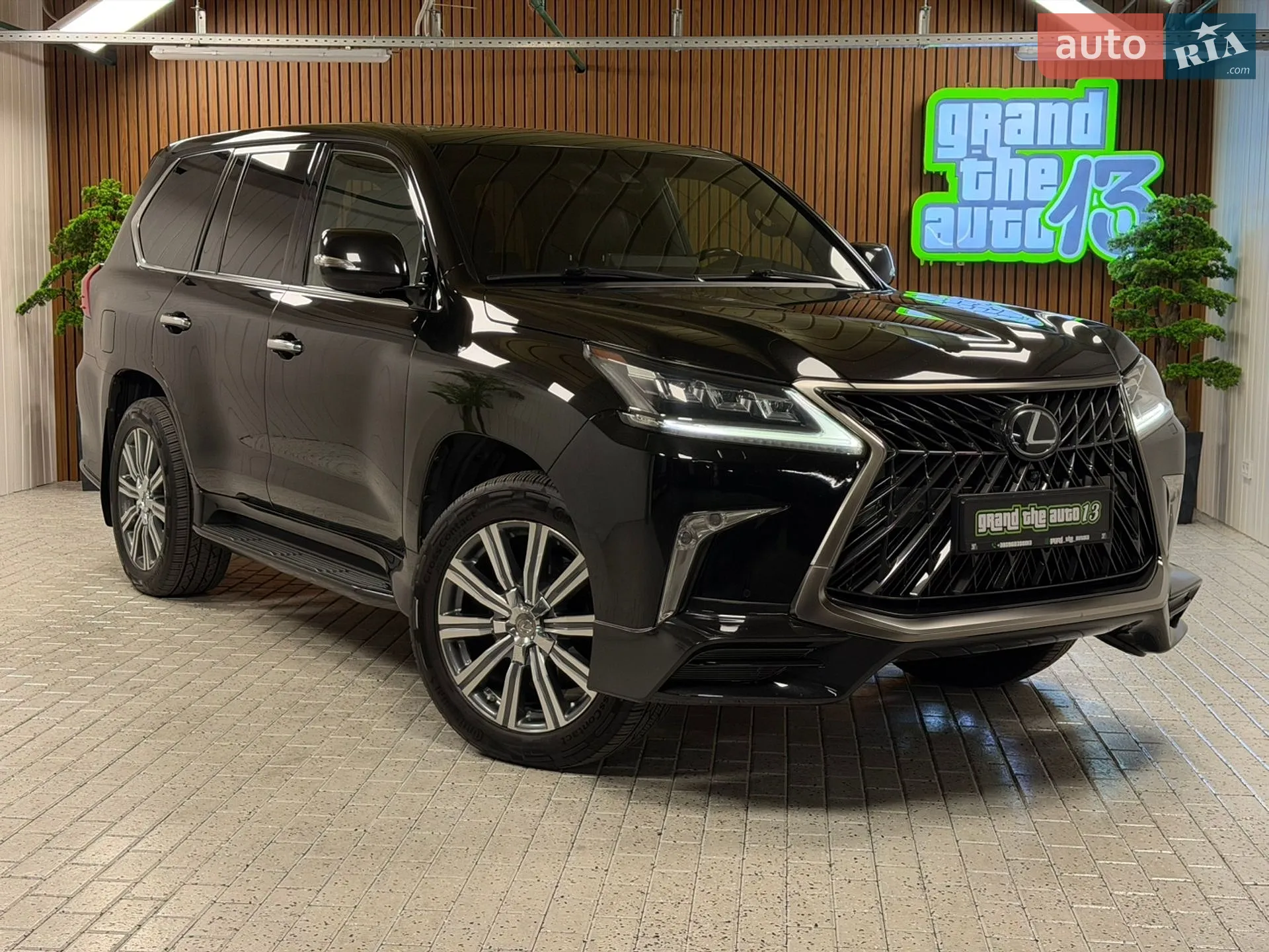 2019 Lexus LX - фото 1