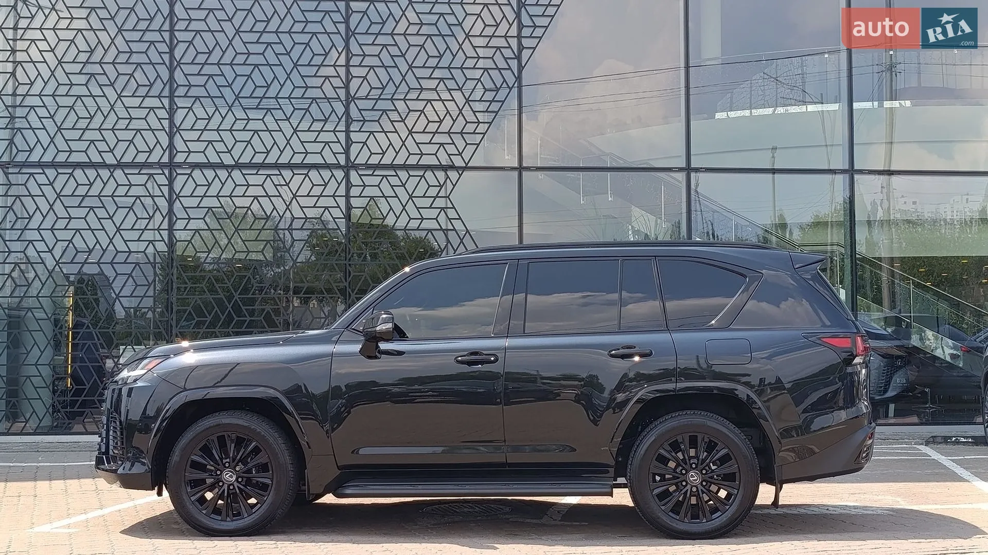2025 Lexus LX - мініатюра 3