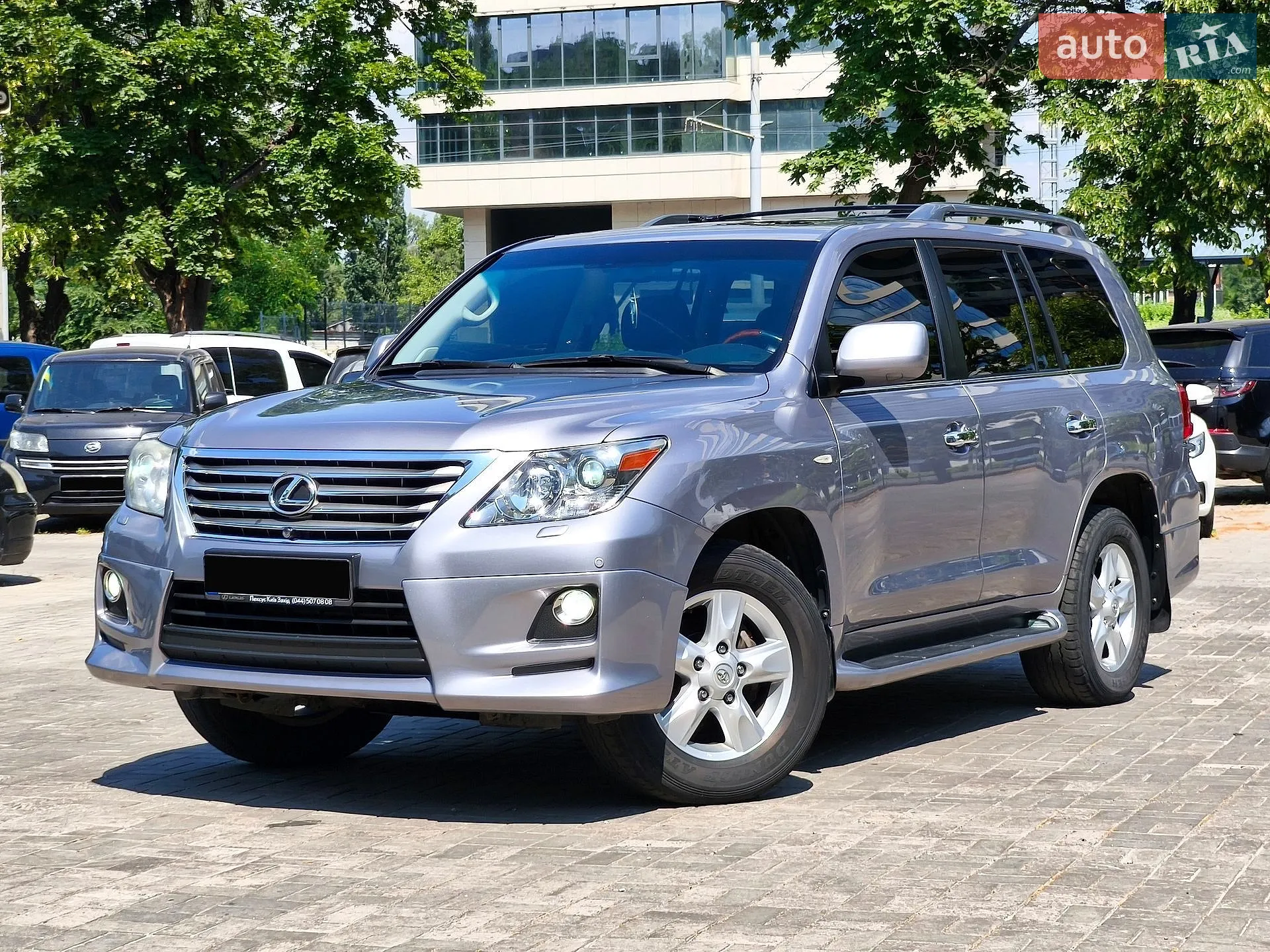 Lexus LX 2011