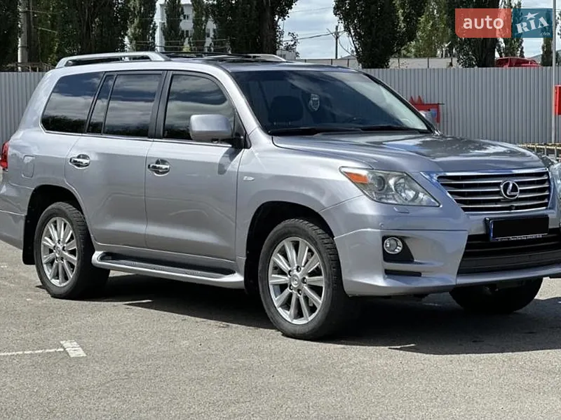 Lexus LX 2011