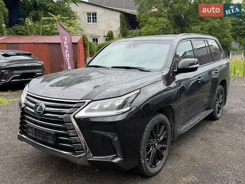 Lexus LX
