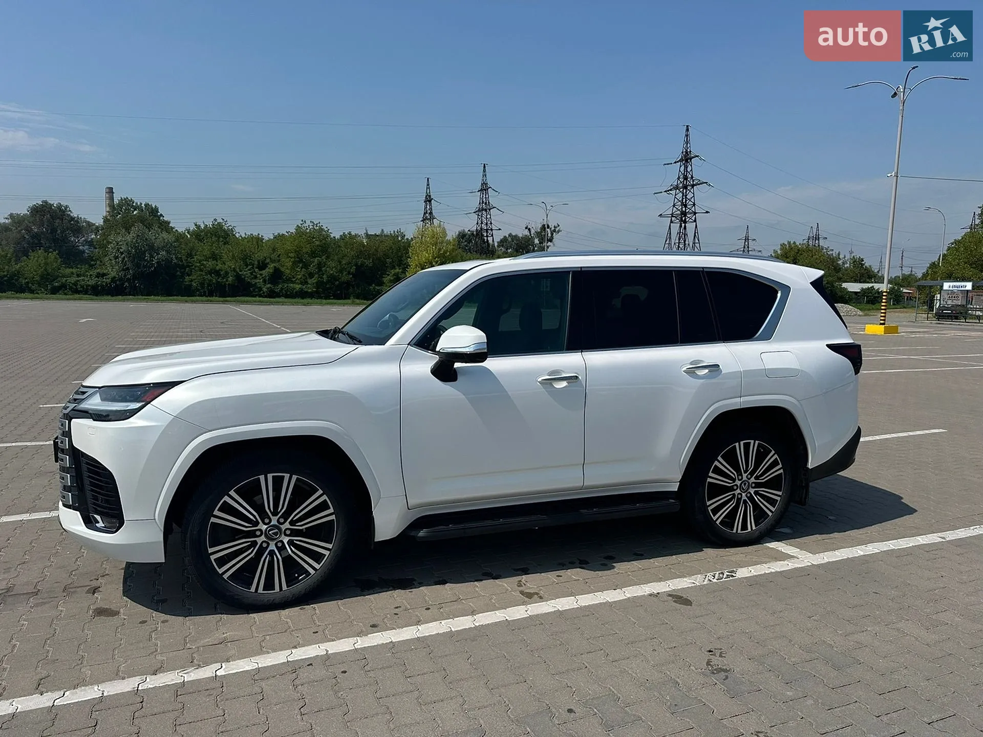 2022 Lexus LX - мініатюра 3