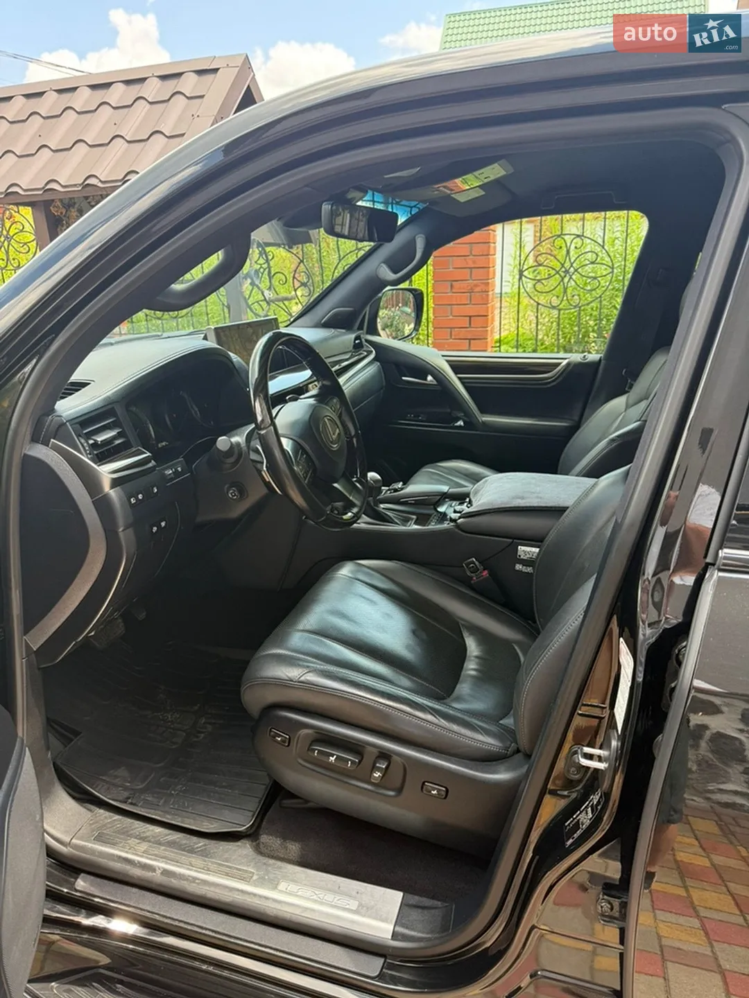 2019 Lexus LX - мініатюра 14