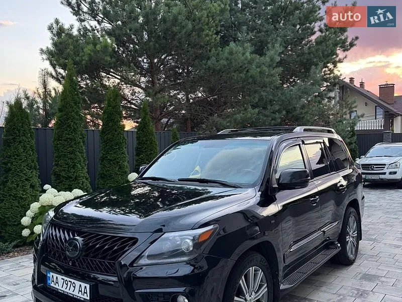 Lexus LX
