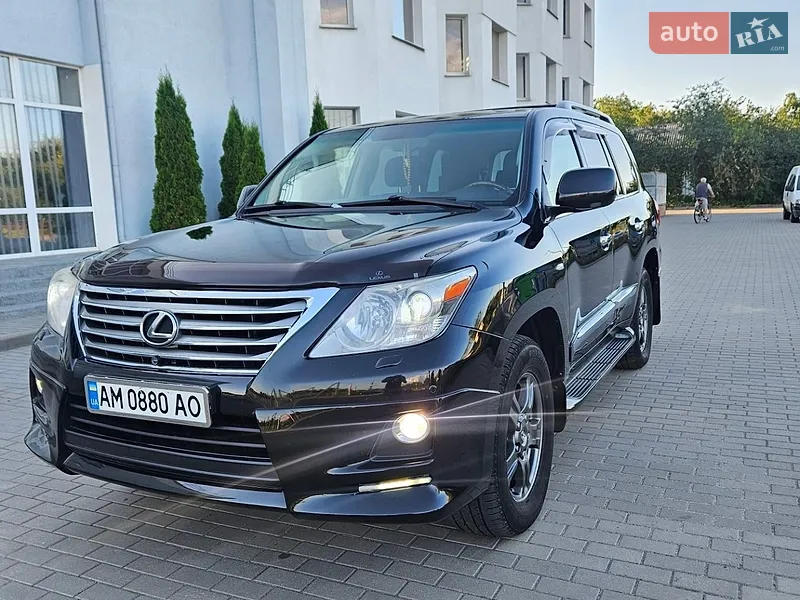 Lexus LX