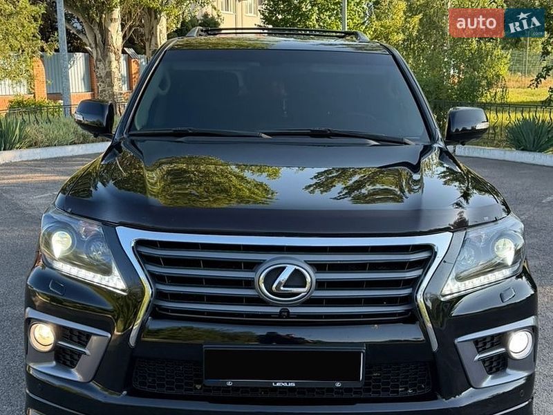 Lexus LX, фото з оголошення