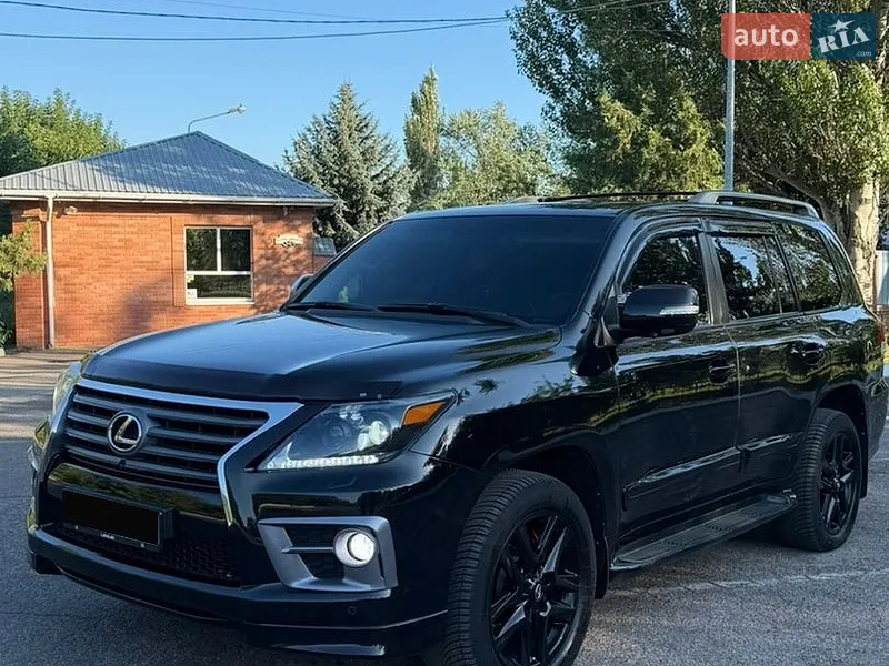Lexus LX