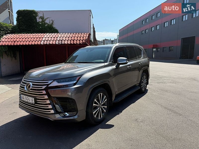Lexus LX, фото з оголошення