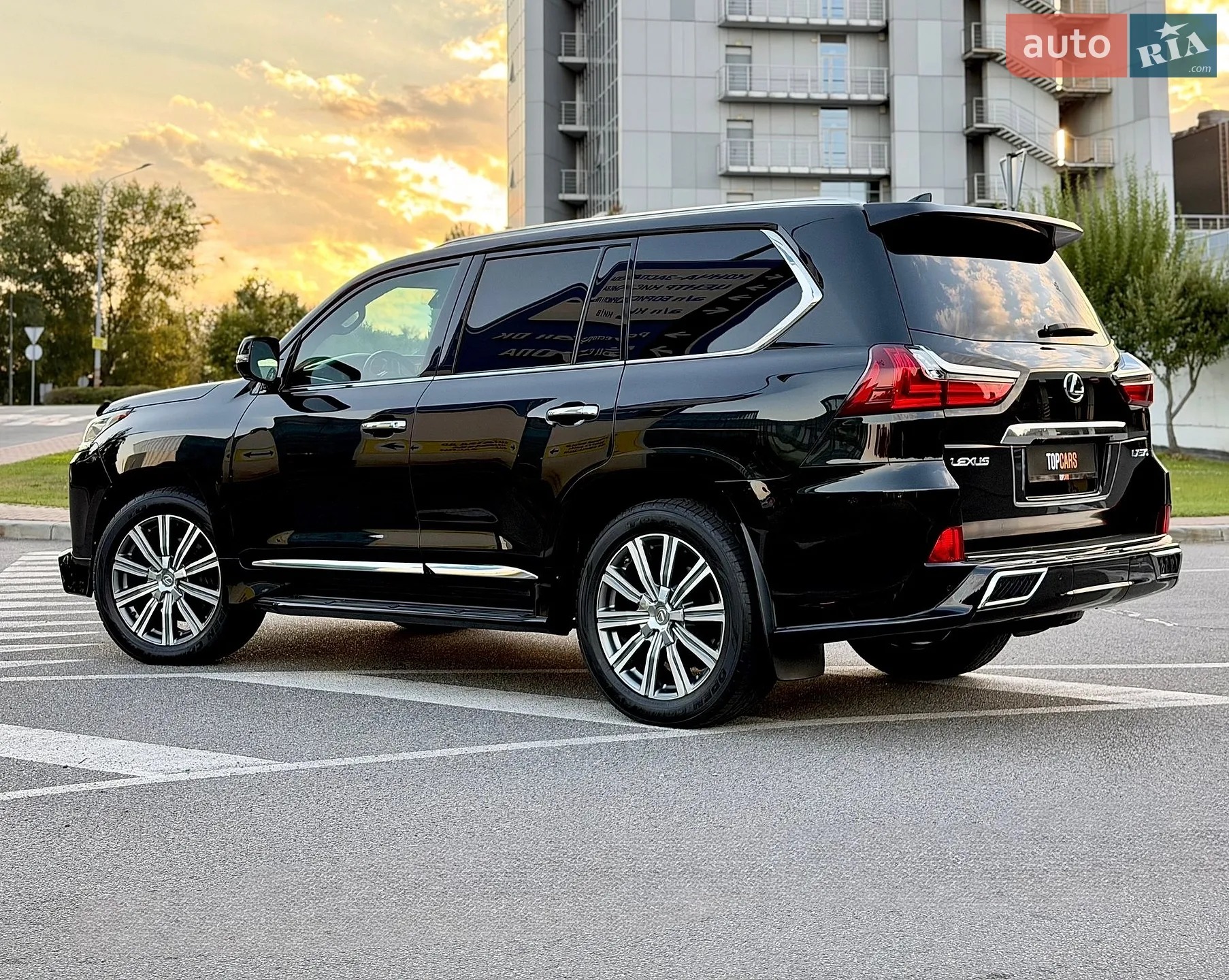 2016 Lexus LX - мініатюра 8