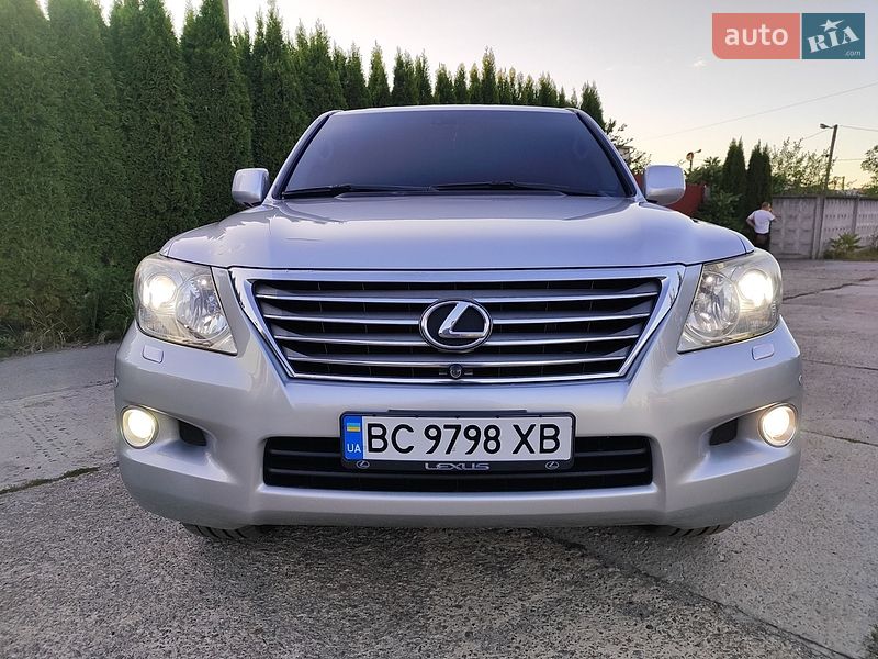 Позашляховик / Кросовер Lexus LX 2008 в Шептицькому