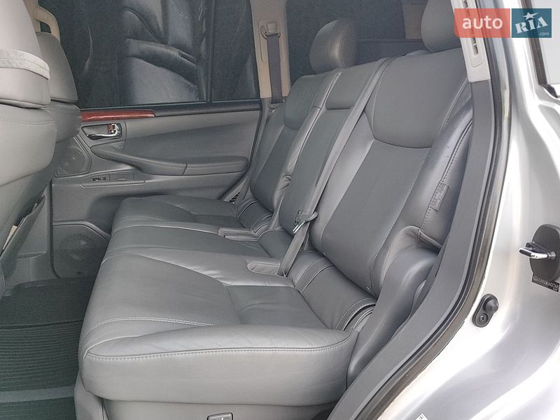 Позашляховик / Кросовер Lexus LX 2008 в Шептицькому