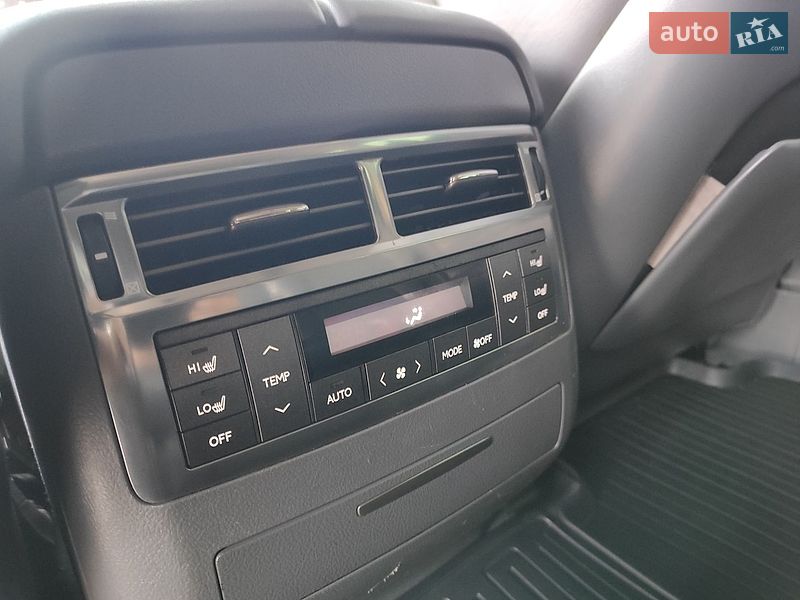 Позашляховик / Кросовер Lexus LX 2008 в Шептицькому