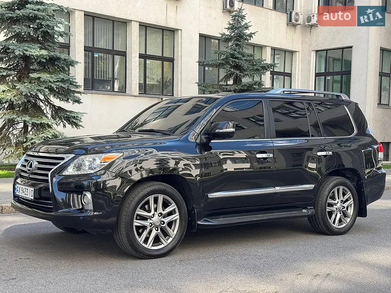 Lexus LX