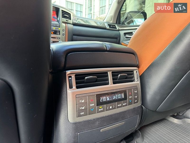 Внедорожник / Кроссовер Lexus LX 2012 в Харькове