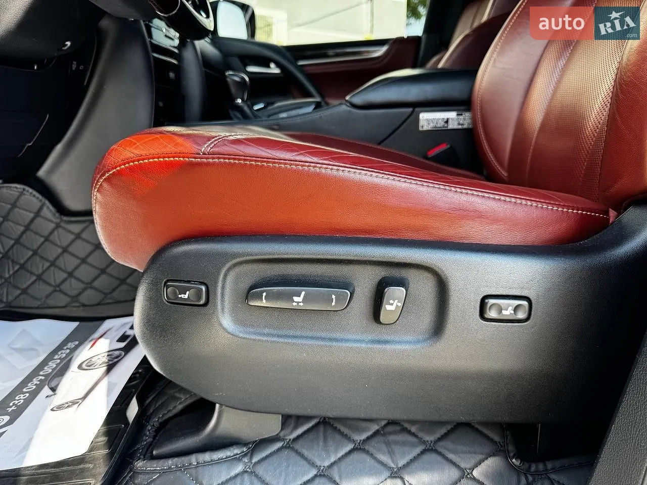 2017 Lexus LX - мініатюра 16