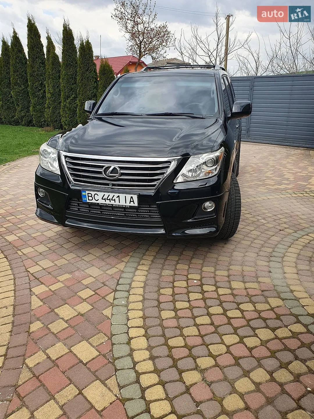 2010 Lexus LX - фото 1