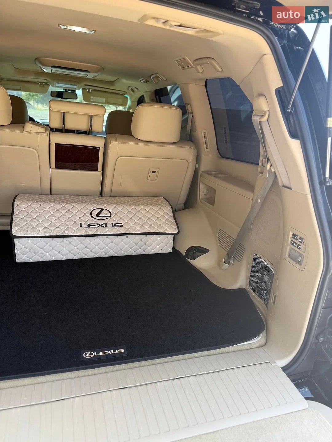2010 Lexus LX - мініатюра 22
