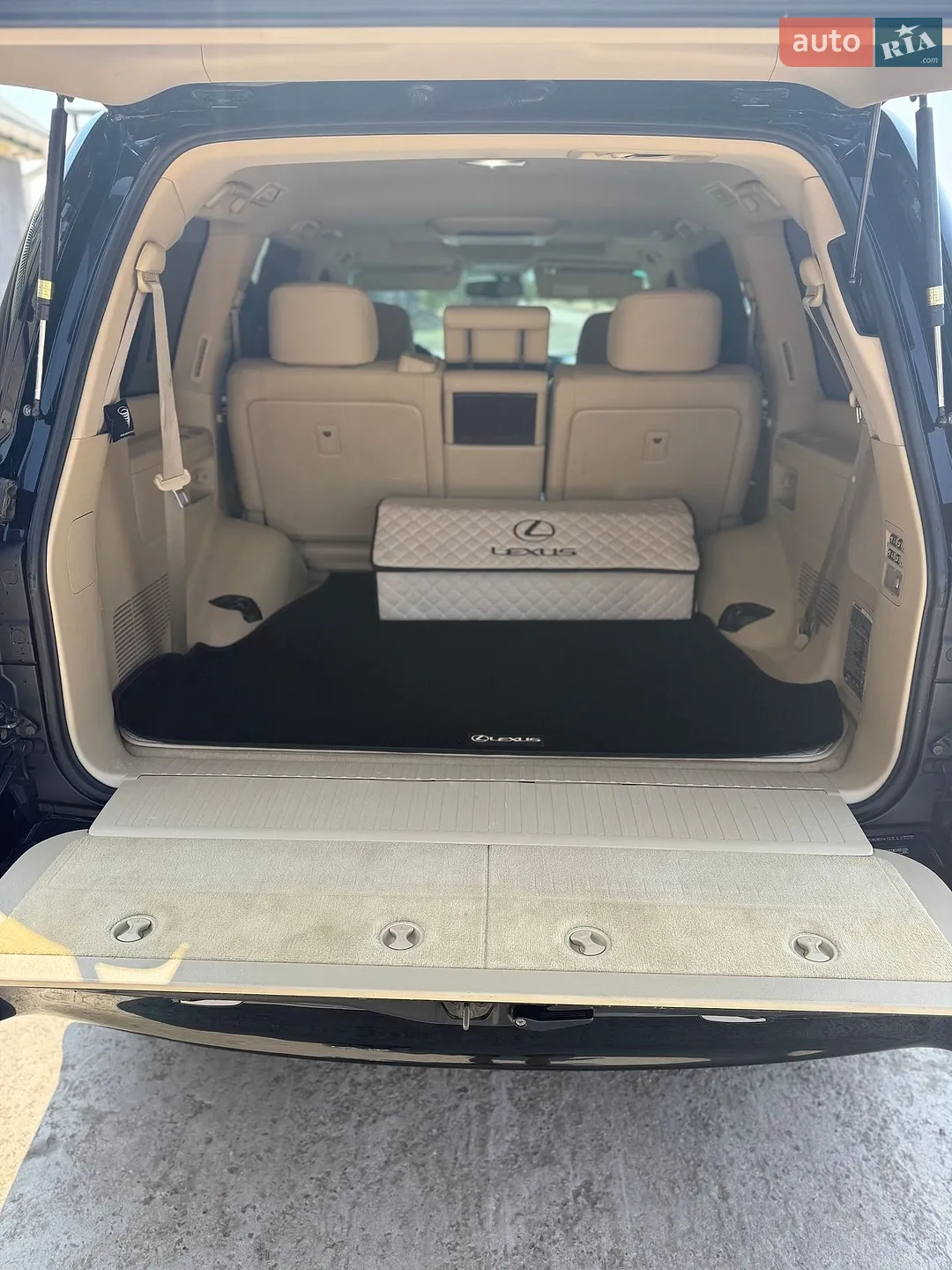 2010 Lexus LX - мініатюра 24