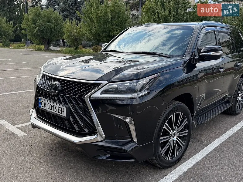 Lexus LX