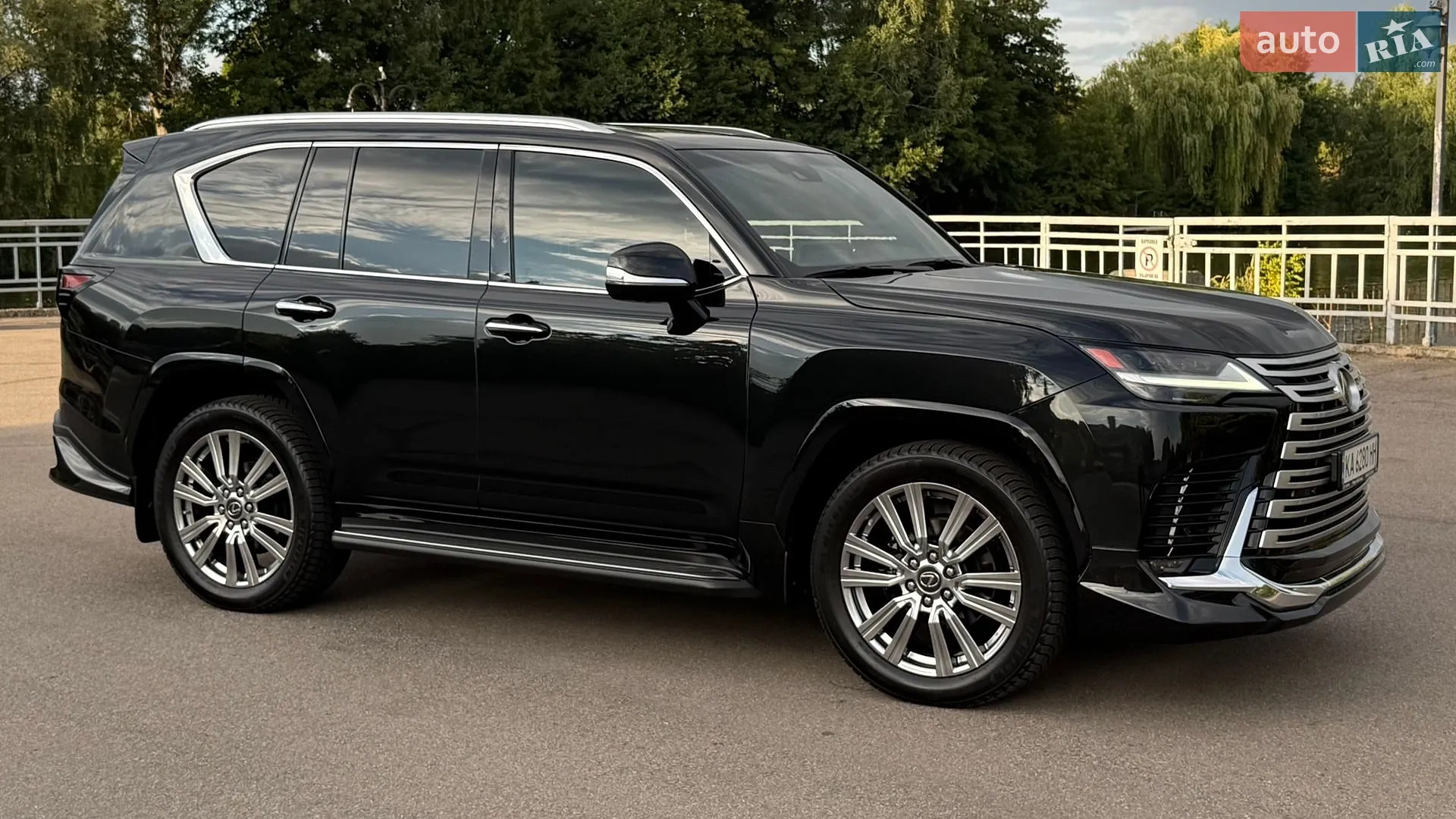 2023 Lexus LX - мініатюра 17