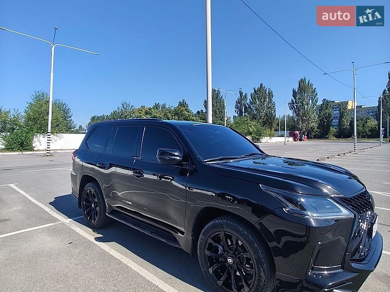 Позашляховик / Кросовер Lexus LX 2016 в Дніпрі