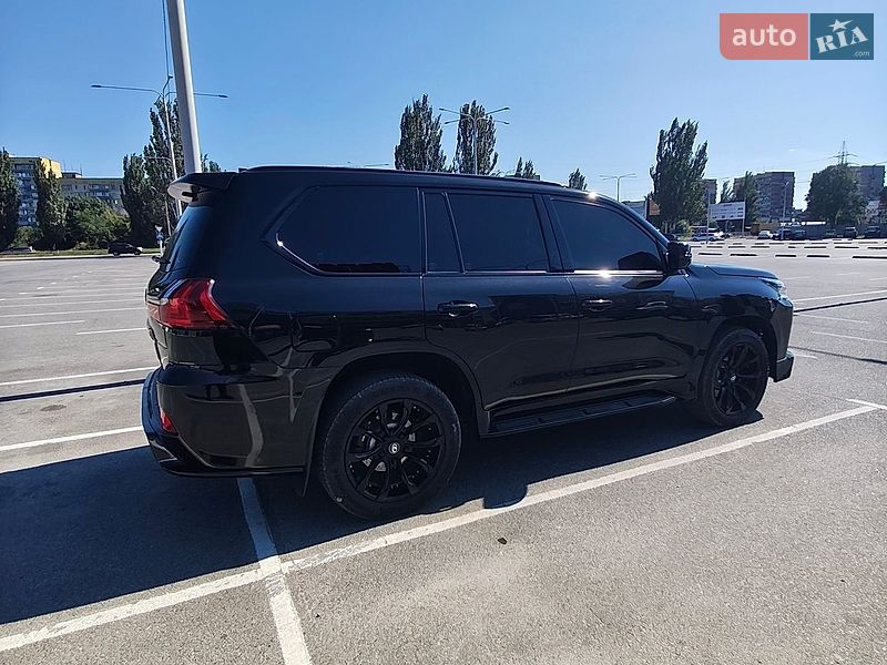 Позашляховик / Кросовер Lexus LX 2016 в Дніпрі
