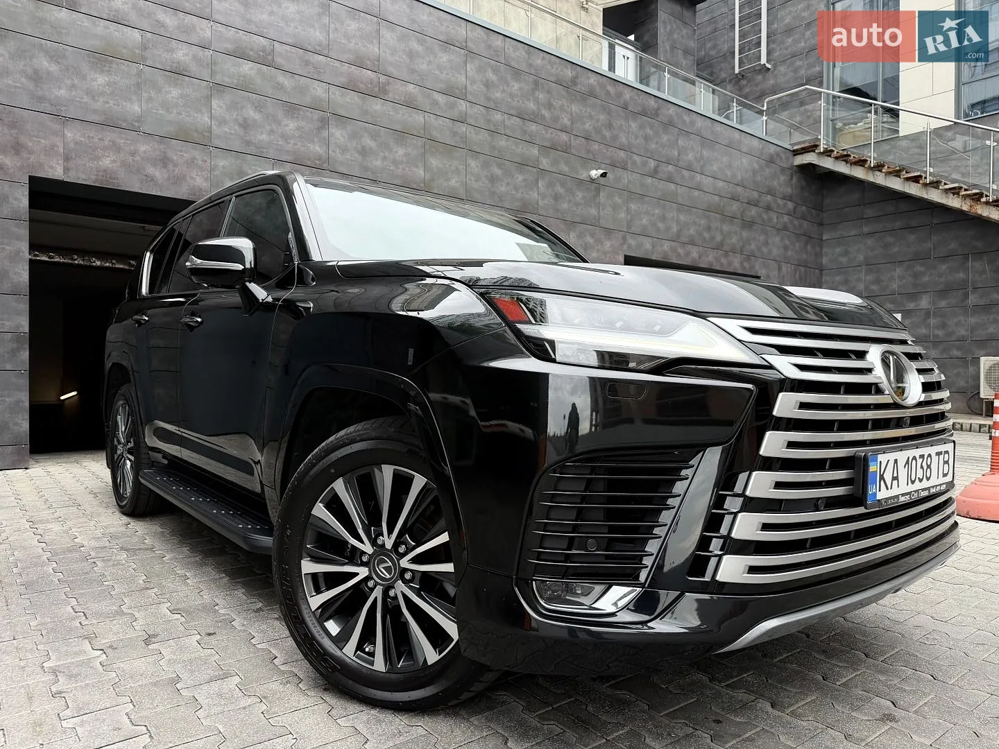 2022 Lexus LX - фото 1