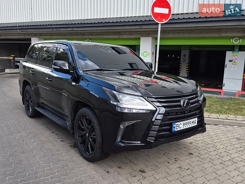 Lexus LX