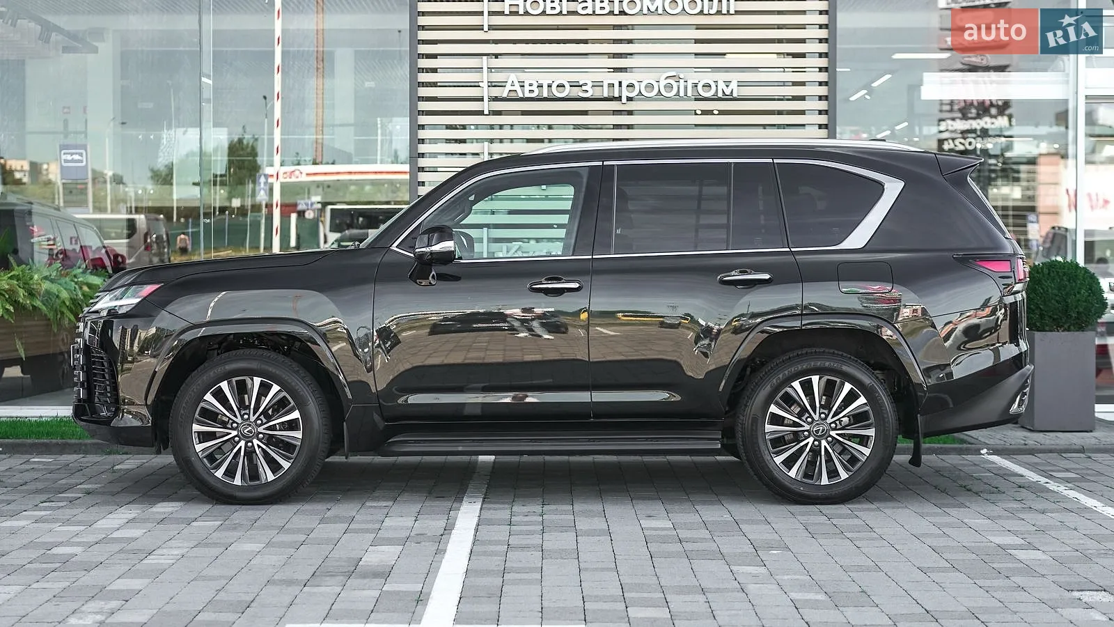 2025 Lexus LX - мініатюра 3