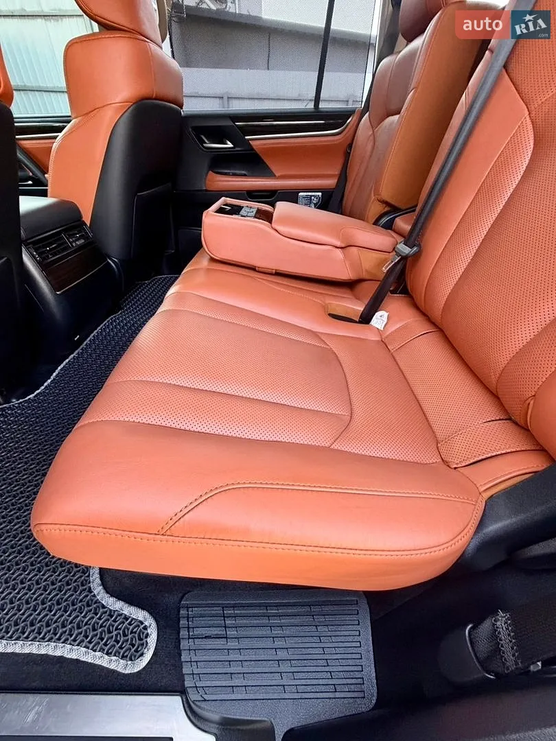 2017 Lexus LX - мініатюра 13