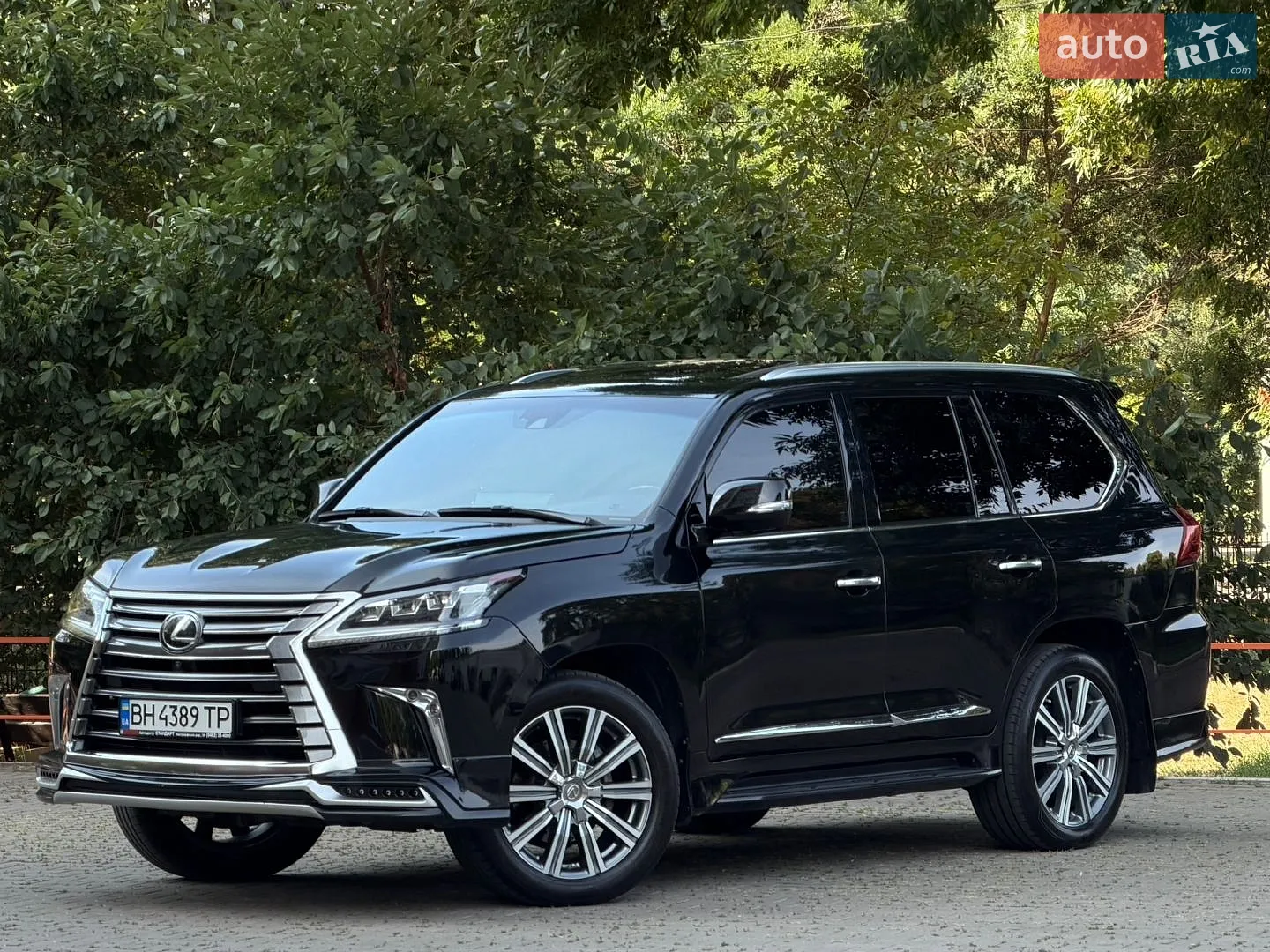 2016 Lexus LX - мініатюра 2