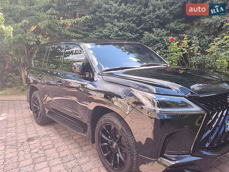 Позашляховик / Кросовер Lexus LX 2016 в Дніпрі