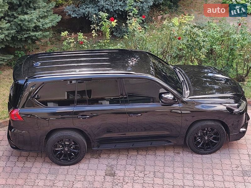 Позашляховик / Кросовер Lexus LX 2016 в Дніпрі