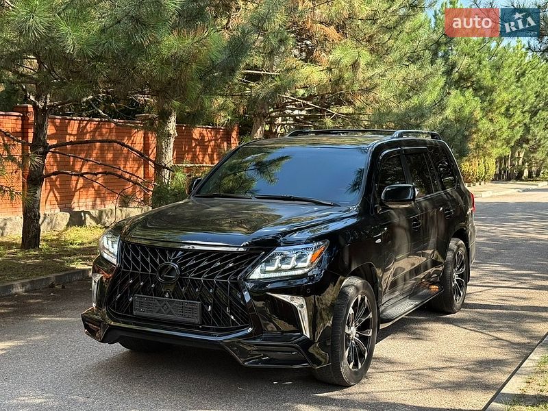 Lexus LX 2010