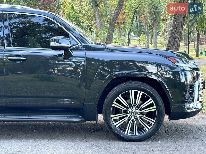 Позашляховик / Кросовер Lexus LX 2022 в Дніпрі