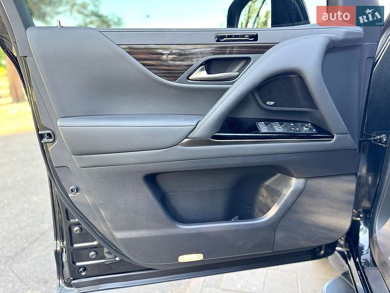 Позашляховик / Кросовер Lexus LX 2022 в Дніпрі