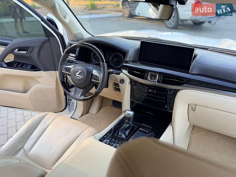Позашляховик / Кросовер Lexus LX 2017 в Дніпрі